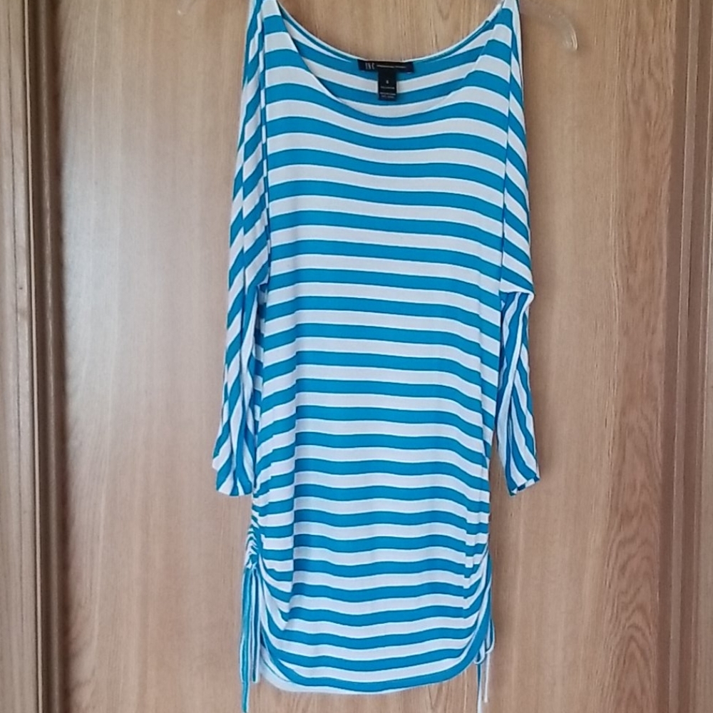 Cold shoulder top